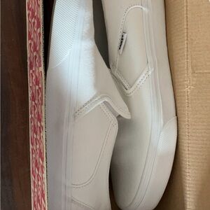Women’s size 9.5 slip on Vans
